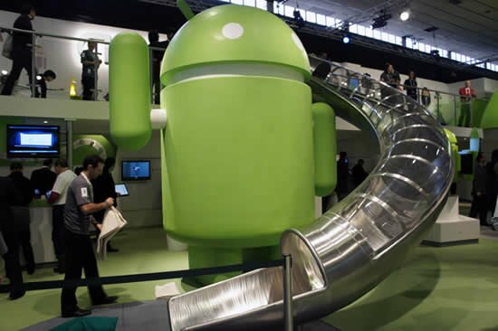 Mobile World Congres stand android 12 Toboggans exceptionnels, insolites et Design
